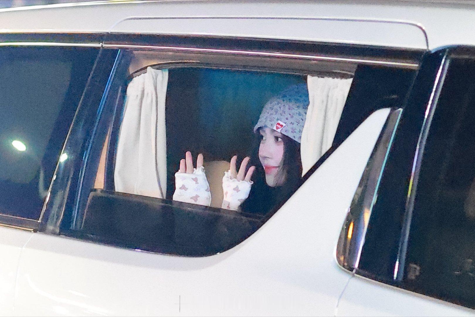 鞠婧祎 jjy鞠婧祎苏绿夏 “追自己的星，走自己的路，别定义我和我的爱的人”