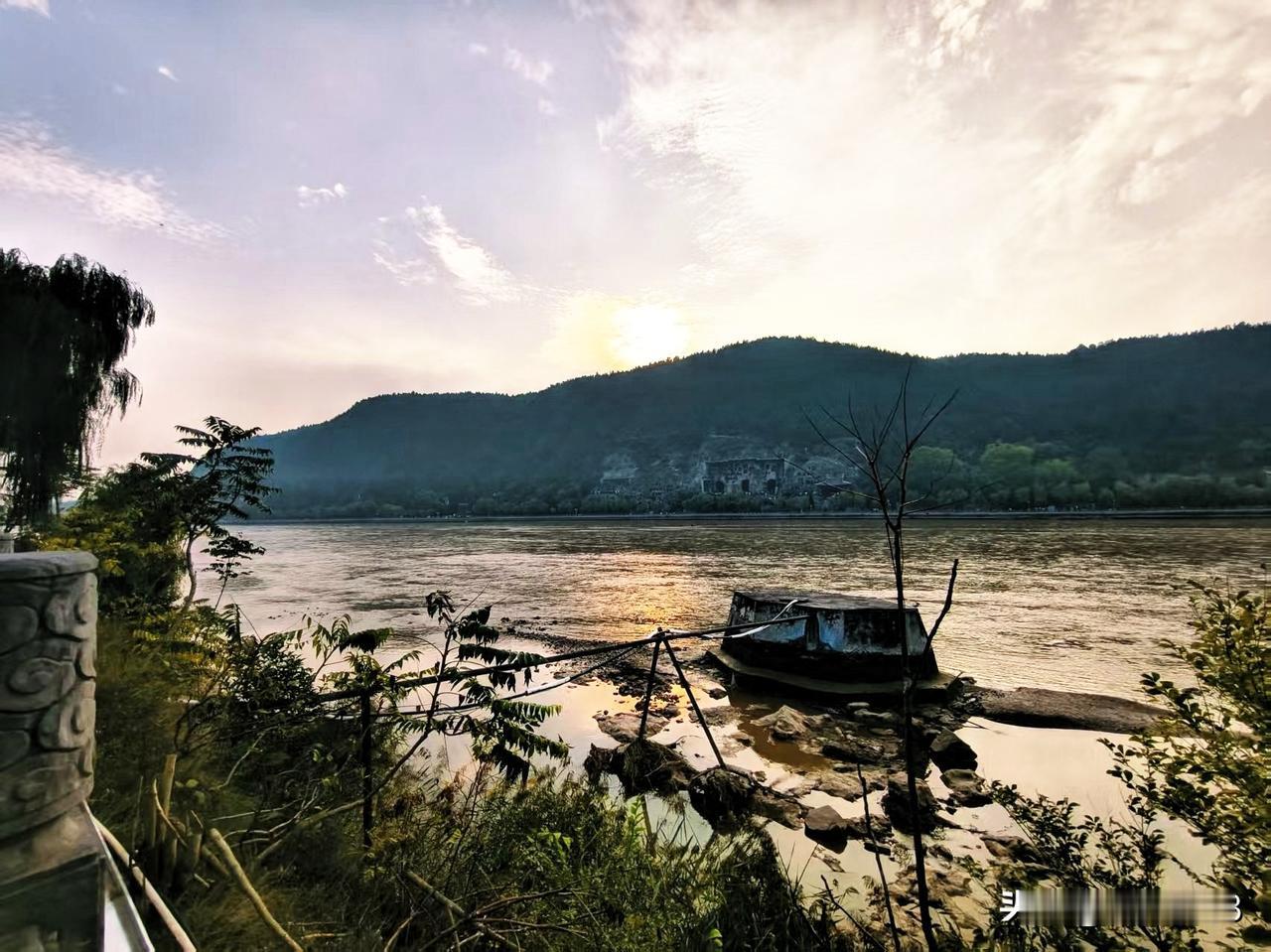 完美的假期生活，
利用假期自驾游，
一家开心又快乐。

连着三天旅途游，
看看沿