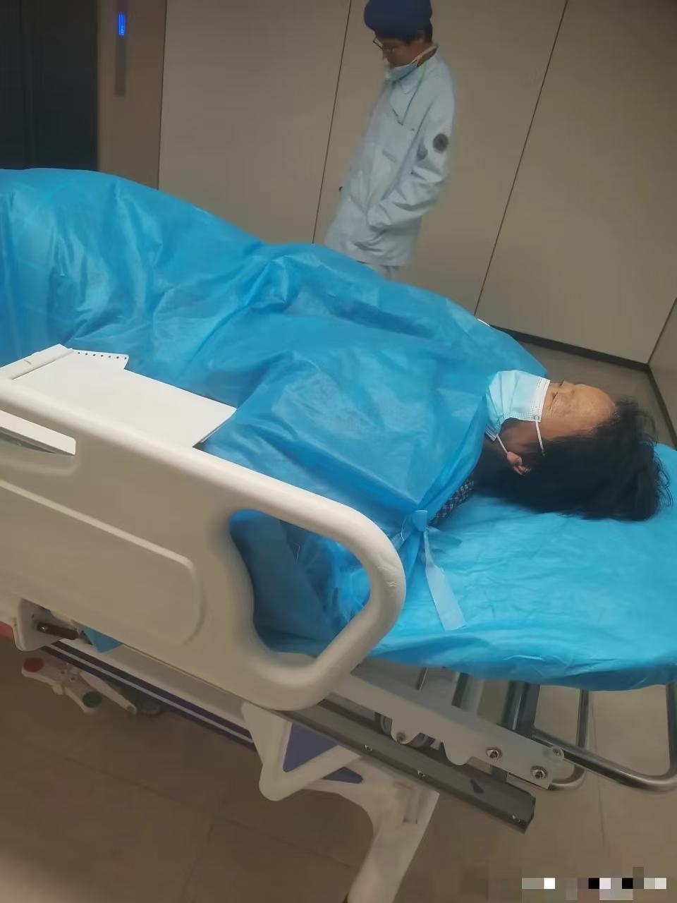 彻底解释不清了？江苏一老太太昨日在医院去世了!子女们没敢告诉91岁的老爷子，为了