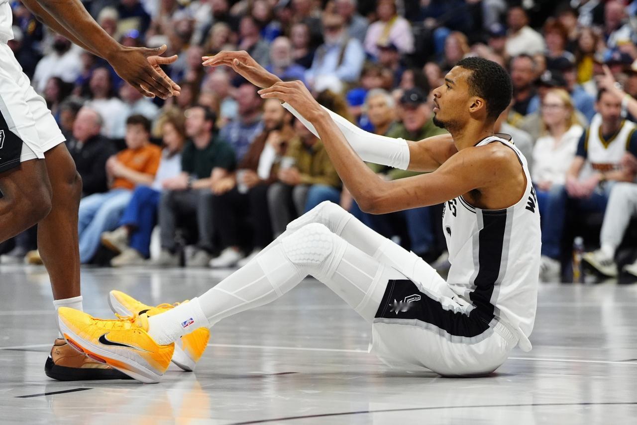 文班亚马复出，本赛季的三大奖项已成囊中之物！

马刺为了让文班亚马达到本赛季的评