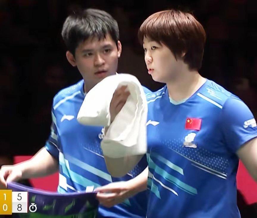 混团世界杯：国乒8-4德国！孙颖莎横扫，王楚钦惜败，双打险胜王楚钦孙颖莎 202