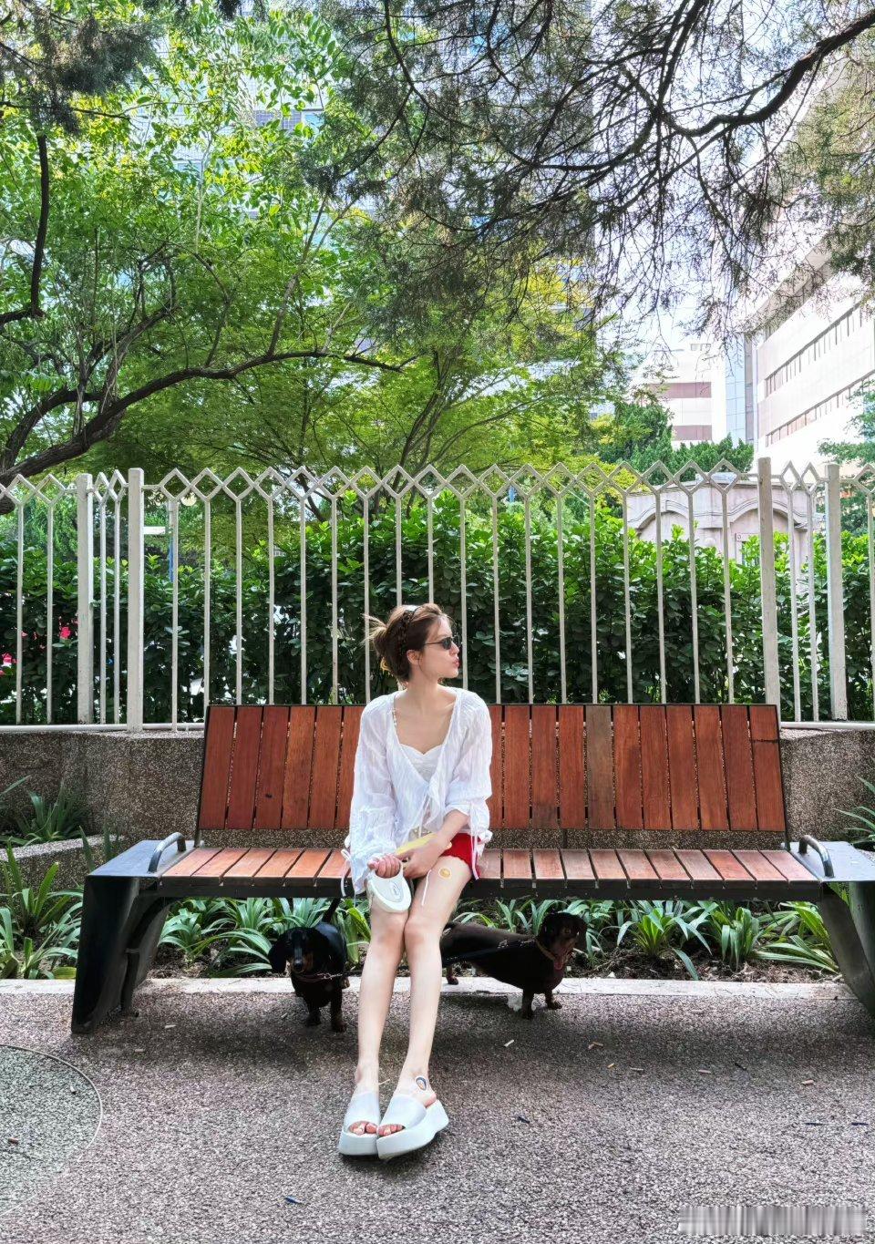 赵露思腿有这么长吗 ​​​