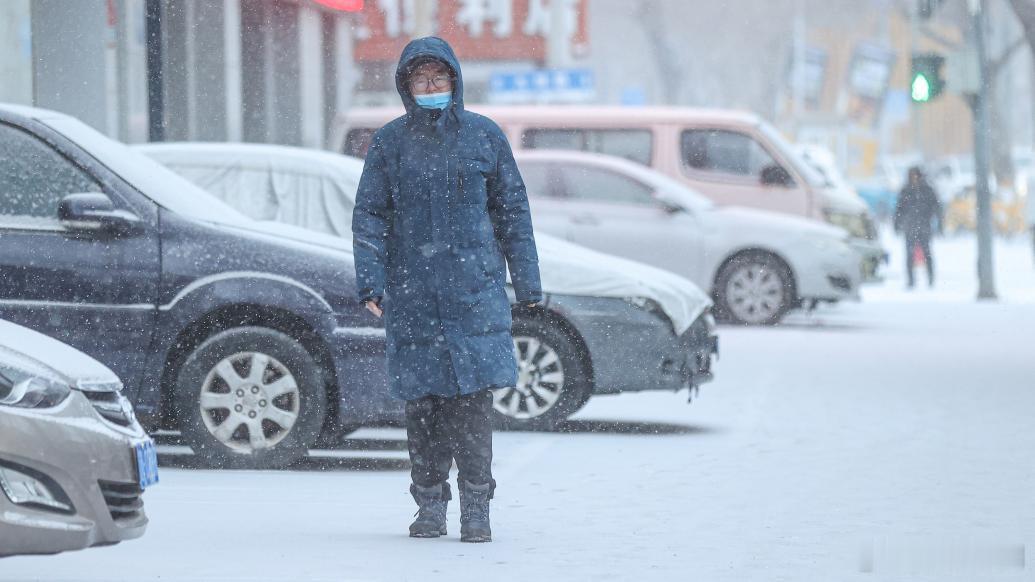 中央气象台回应为何天气转换如此快 1月23日以来，我国出现了一次寒潮雨雪天气过程