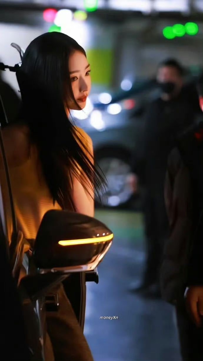 邓恩熙姐感这种连头发丝都带着香味的美感 