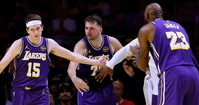 最好的湖人在路上：詹皇归来，一大软肋变利器