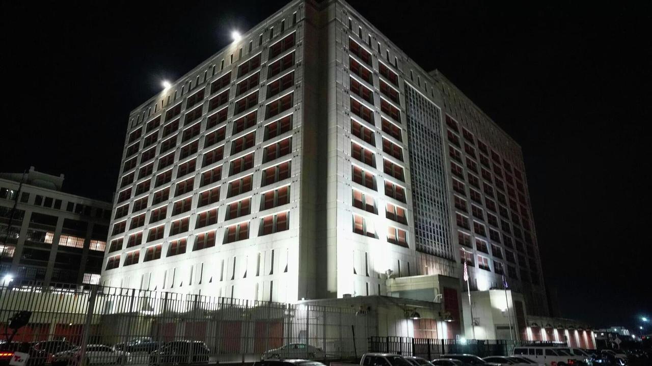 美媒：马杜罗被转移至布鲁克林拘留中心

俄罗斯卫星通讯社 2026年1月4日, 