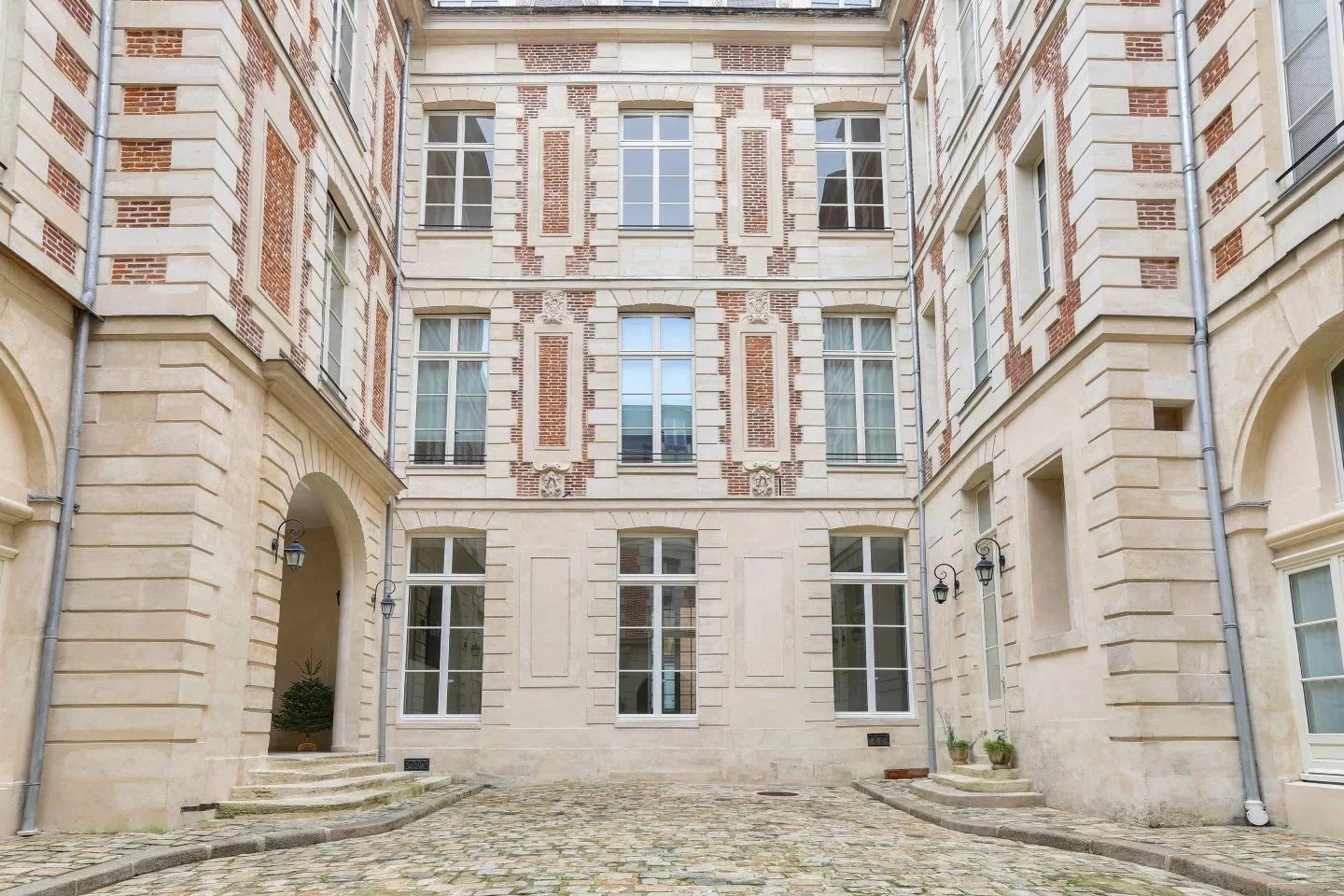 住进贵族法式府邸，做一场巴黎梦 🥂