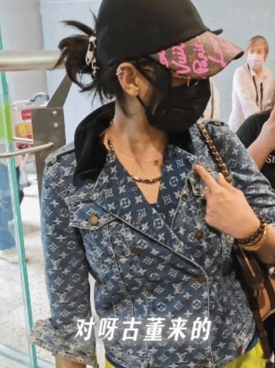 张柏芝 Lucas都长大了衣服还能穿 很少有妈妈能做到孩子长大，自己身材丝毫不变