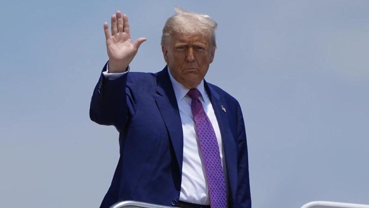 特朗普表示要打击美国认定与毒品走私有关的地面目标

俄罗斯卫星通讯社 2026年