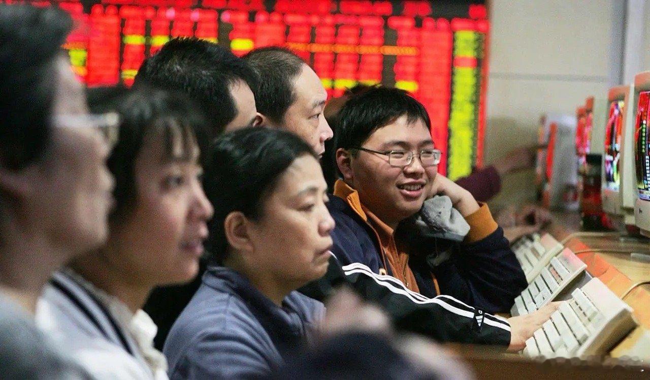 A股惊现11连阳，但仍有2个隐忧！今天是A股2025年最后一个交易日，上证指数小