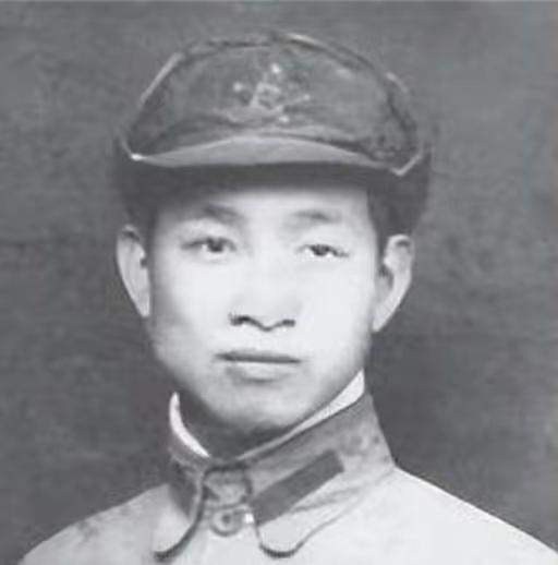 1942年，彭德怀的警卫员当着未婚妻子的面，在床上举枪自杀，彭德怀知道后要求彻查