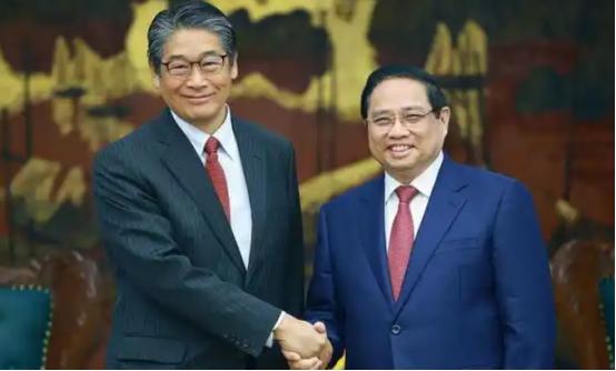 全球能源圈最近炸锅了，一向对外买油高度依赖的越南直接急红了眼，放下身段主动找日本