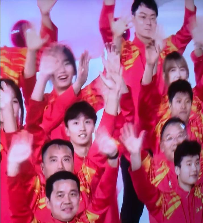 现在向我们走来的是：台湾省体育代表团！

虽然说是全运会，可实际上还说不上是全运