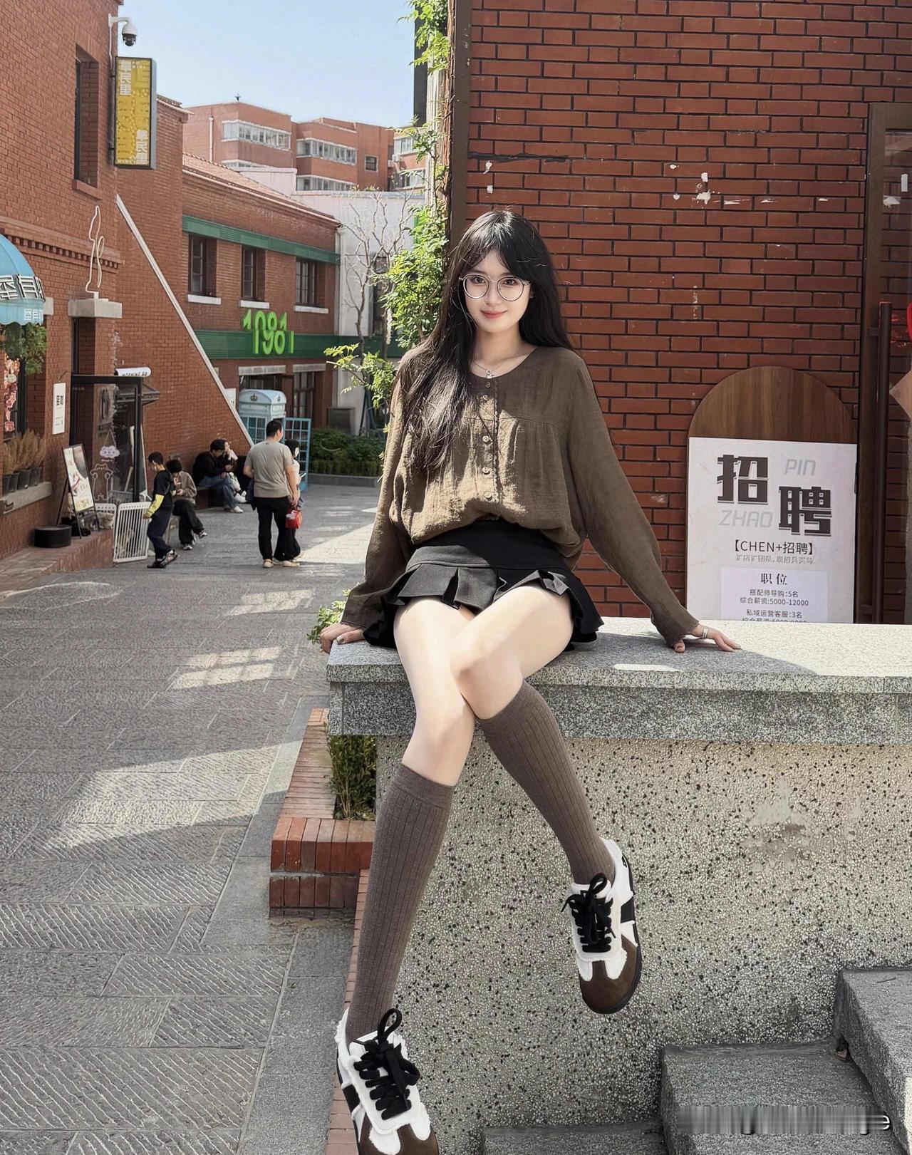 成都东郊记忆真的太好逛了！它原本是国营红光电子管厂，2011 年转型成东郊记忆，