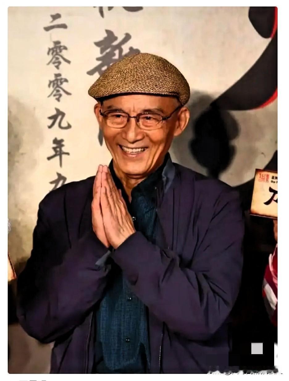游本昌走了，
去查了一下
才发现，原来他的晚年并不像我们想的那样，原来他是这样子