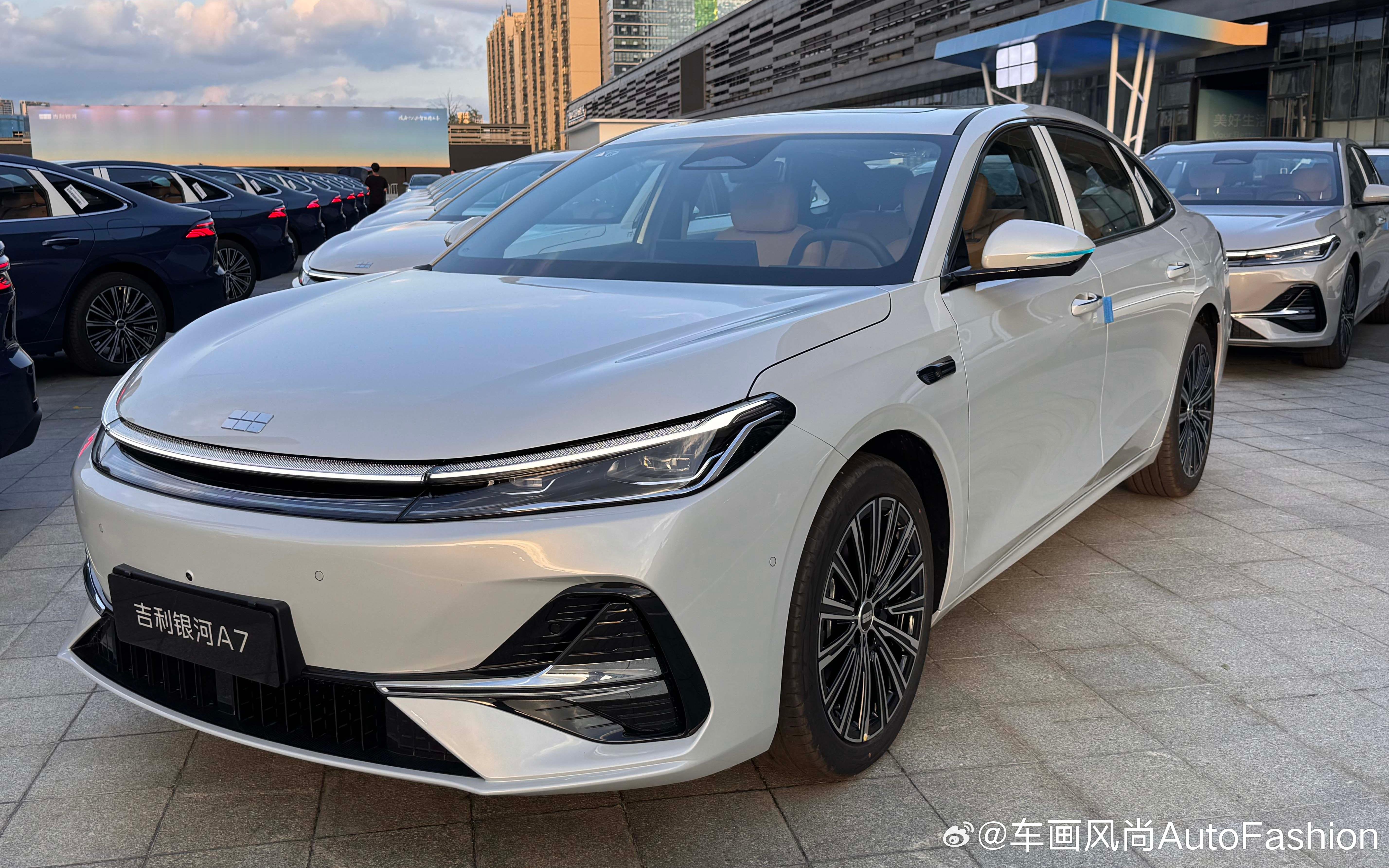 【吉利银河A7上市，七款车型限时指导价8.18万元至11.78万元】8月8日吉利