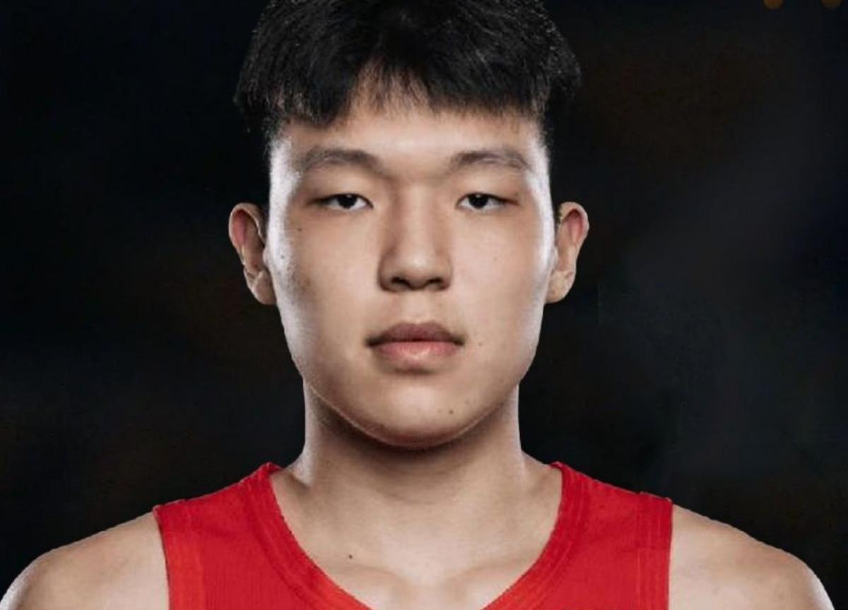 3月26日G联赛赛场，杨瀚森交出9投全中的完美表现，砍下20分9篮板5助攻，攻防