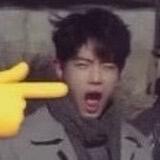 看肖战王彦霖懂了卧蚕和眼袋的区别这个托腮小赞赞不得了 