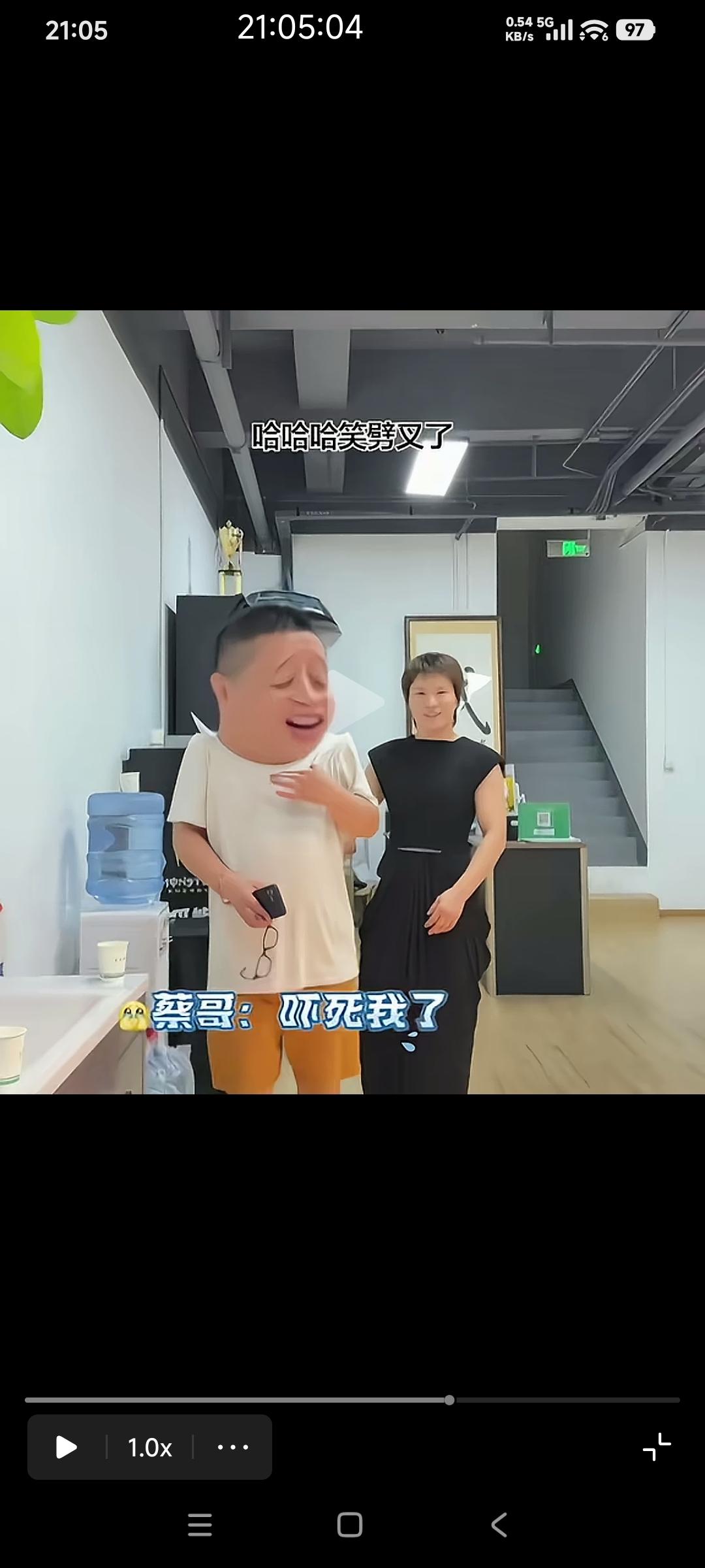 问：“张伟丽几拳能把我打趴下醒不过来”[呲牙]

本人广东大汉，身高一米八，体重