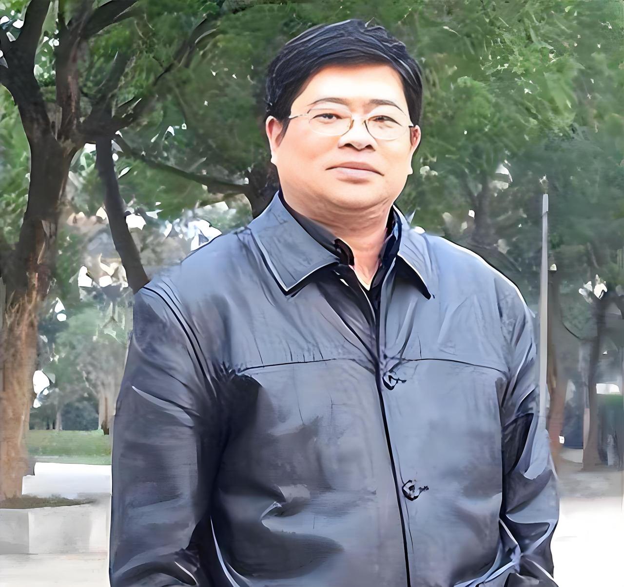 2015年，被囚禁16年，70余岁的双面间谍李志豪出狱回到家中，他是潜伏于台湾军