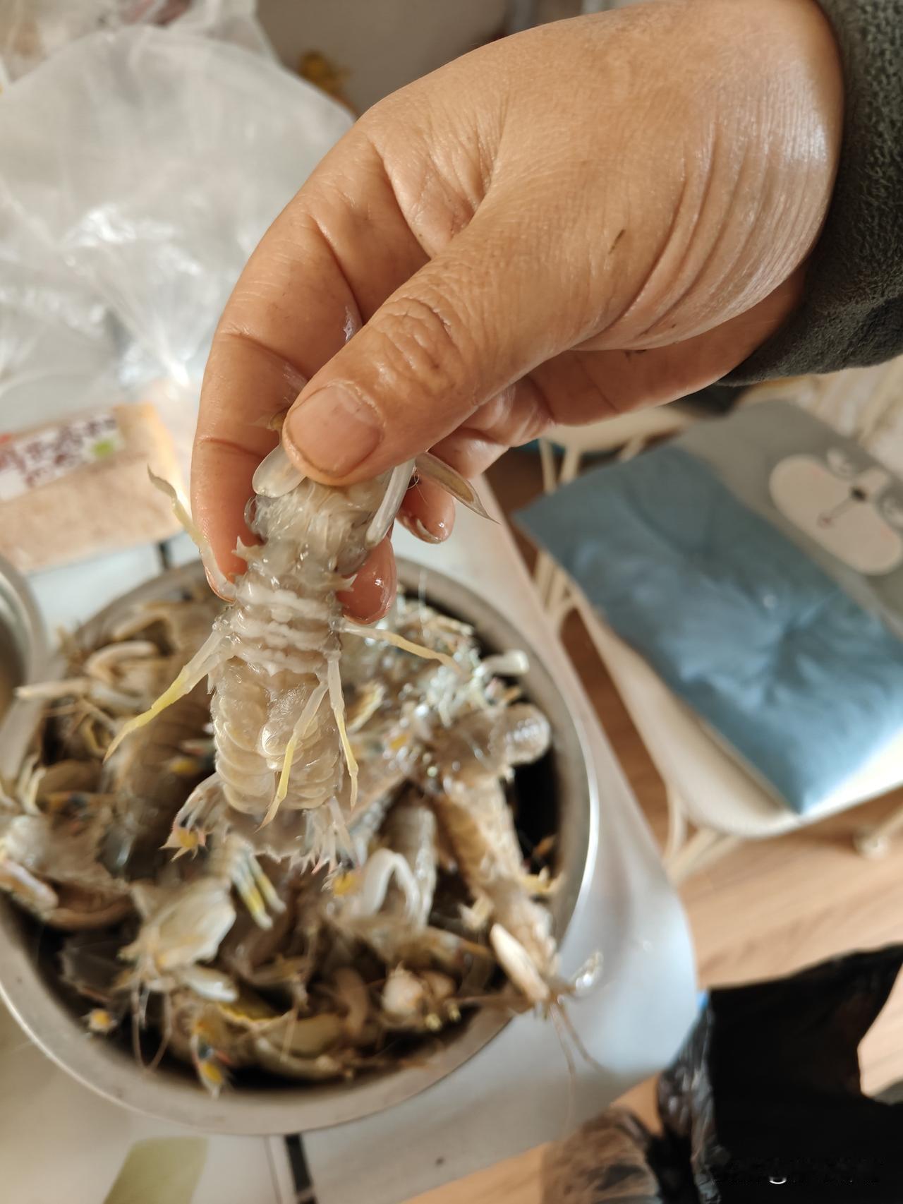 从前总觉得，丈夫事事包办，大小琐事都一手包揽，久而久之，我渐渐失去动手的能力，心