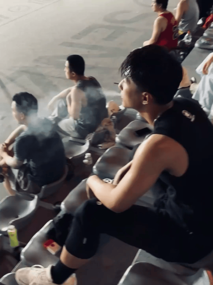 抽烟不健康 抽我 