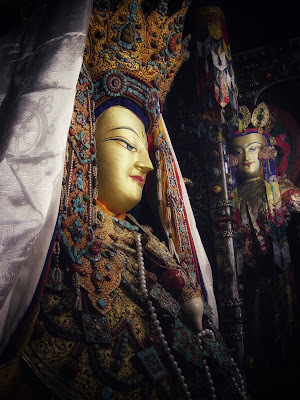 供奉于大昭寺的 佛祖十二岁等身像十二岁等身像传由文成公主带入西藏，原供奉于小昭寺