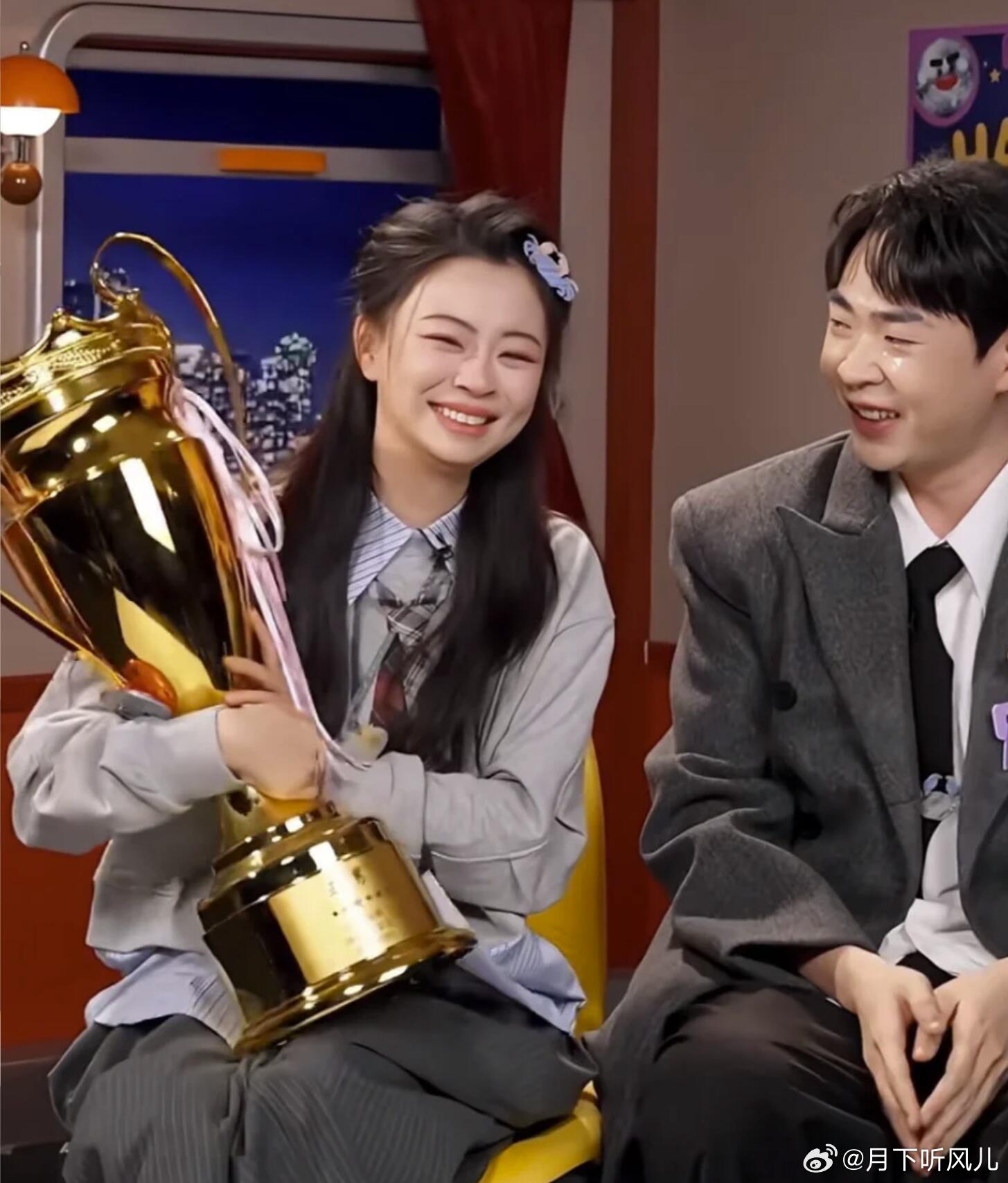 喜人的女性力量杀疯了 故事信箱让倾诉变得有意义🥹，女性创作者与粉丝双向奔赴，用