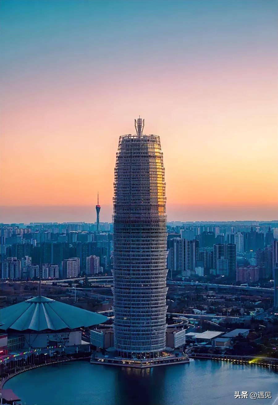 提到房价，键盘侠会说，房价还要降，至于降多少，他们不知道也不管，就一味的唱空抹黑