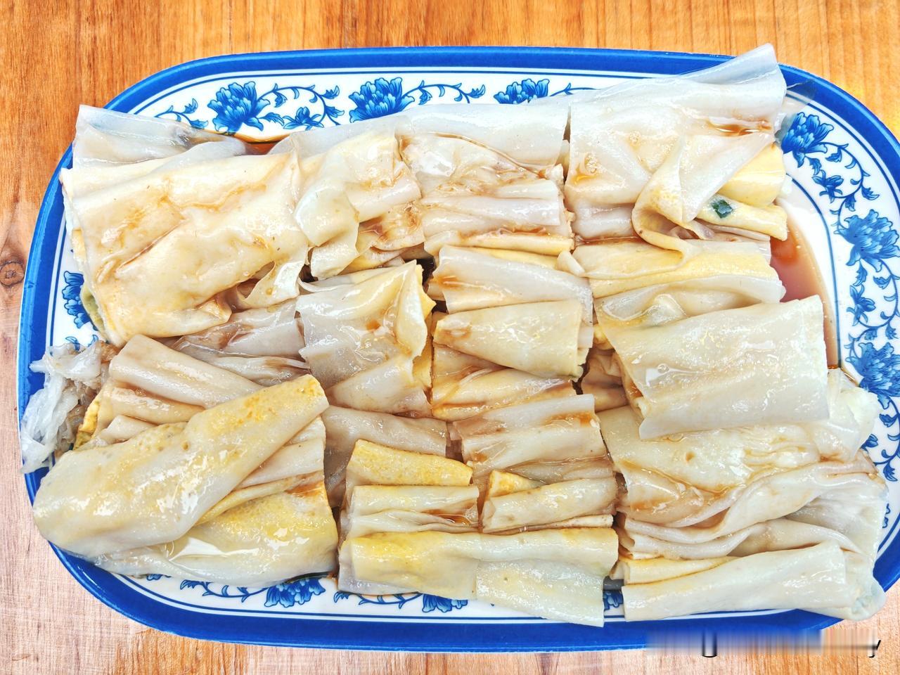 肇庆双绝之拉肠。广东拉肠的几大流派中，肇庆一支必须独占鳌头，至少在我心目中是的。