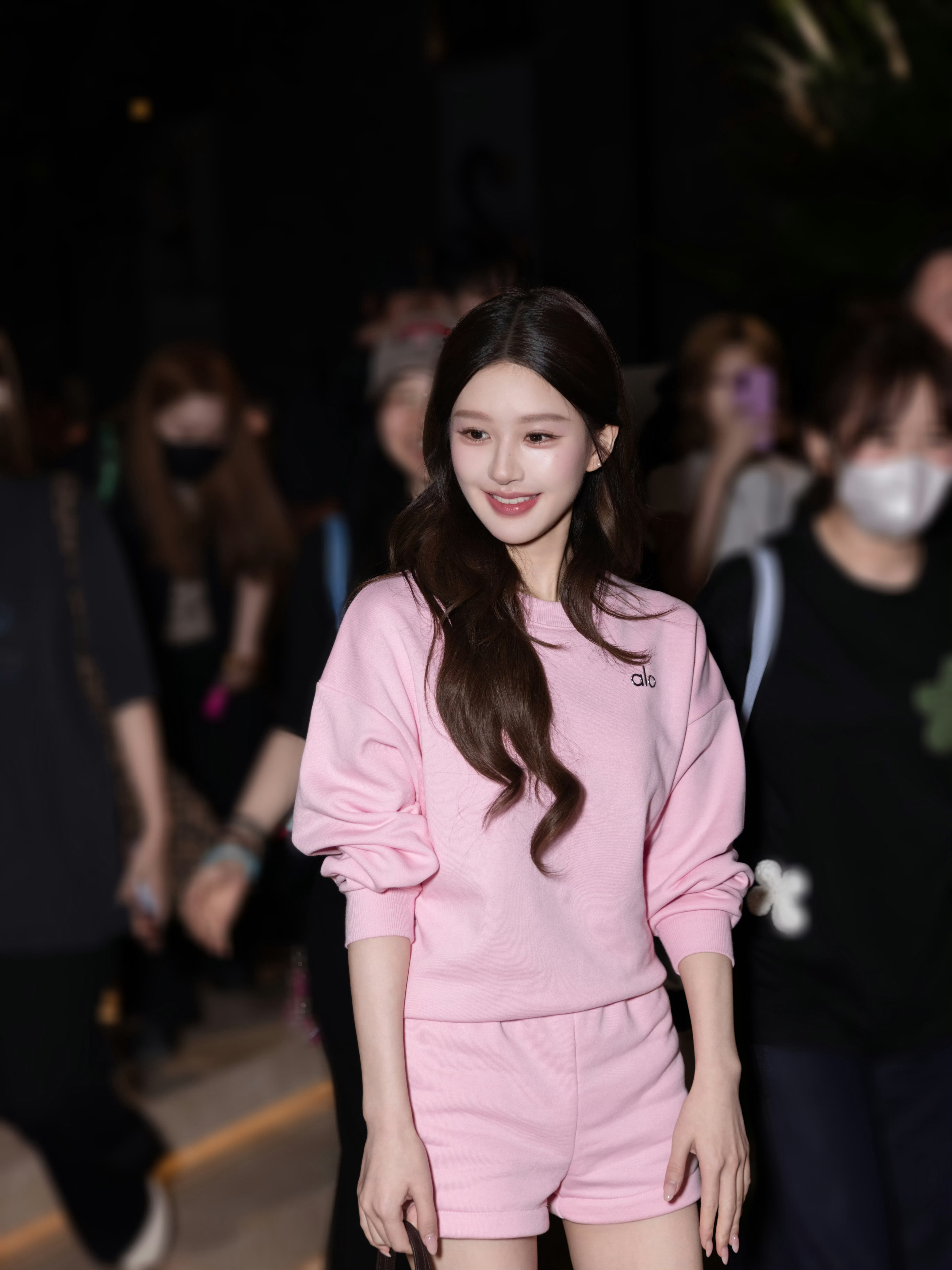 赵露思[超话]  zls赵露思 🧲🌹/🔗在👗善是一种美德，人善是一种修养