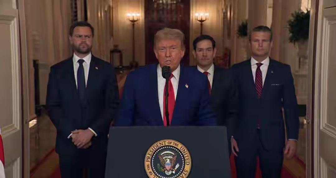 好家伙，这次投票71比29，差距够大的！结果一公布，特朗普立马成了被围攻的对象，