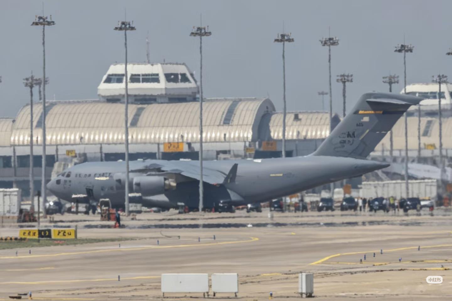 C-17密集来去，特朗普需要多少保障物资？ 