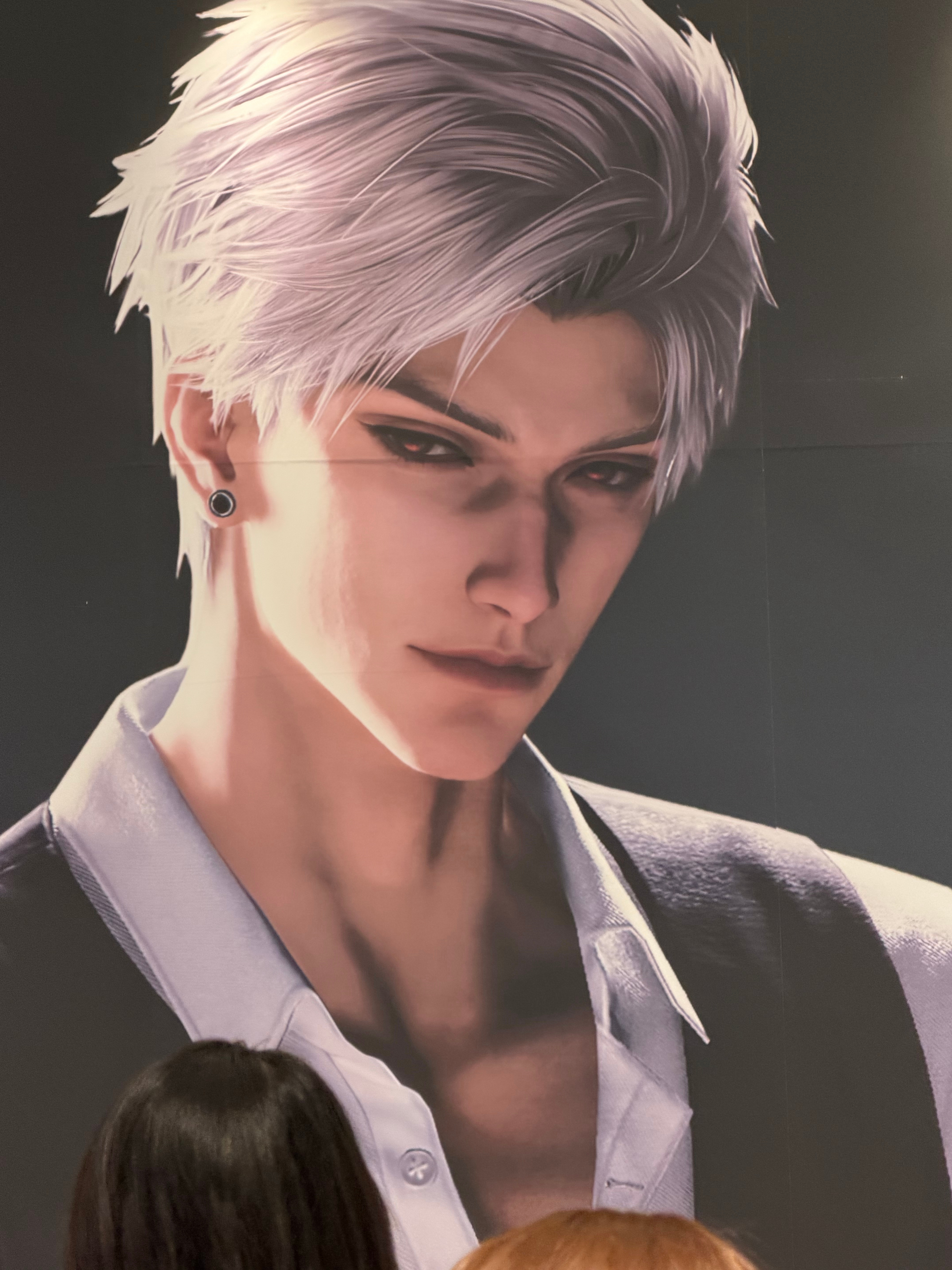 今天出门去我经常去的人不多的商场，进去给我惊呆了，秦彻这个热度也太高了吧，好多人