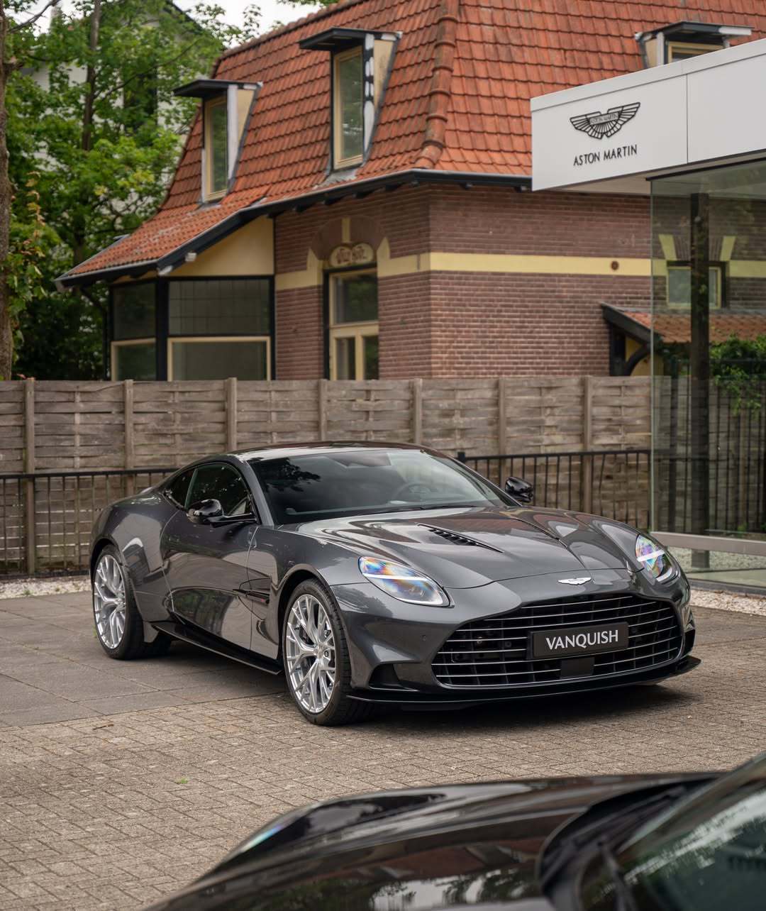 Aston Martin Vanquish ​​​