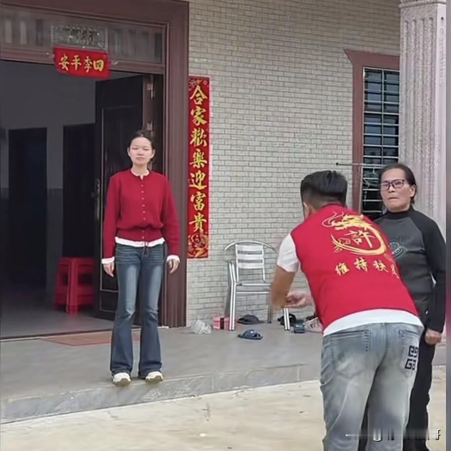 湛江妈祖女孩事件给我最大的感慨就是，原以为最虔诚的海南妈祖文化，如今也被资本干预