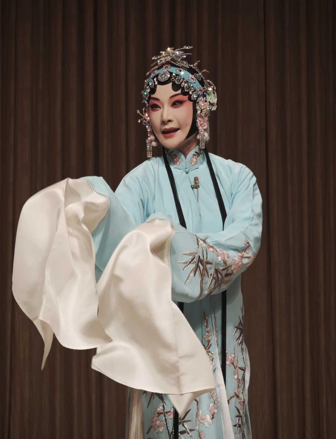每周审美积累
七夕拜月好应景哦。
	
戏曲 昆曲