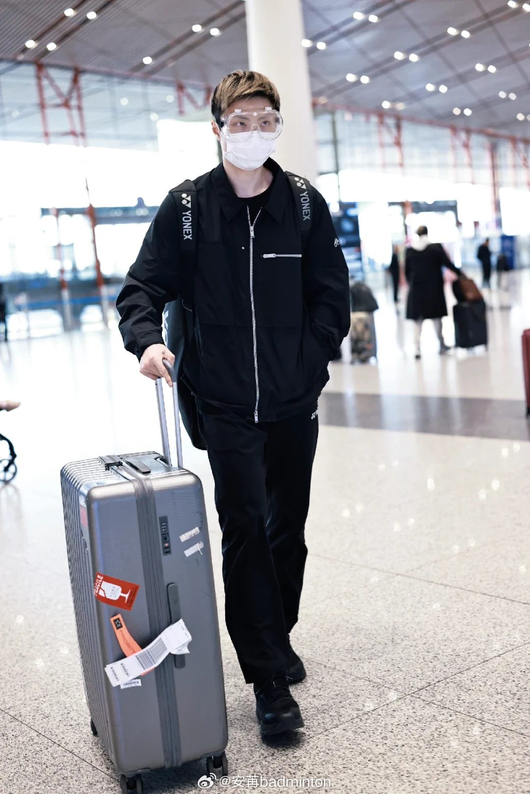 🇨🇳国羽出发前往亚锦赛，加油！石沣帅爆了(•̀ᴗ•́)و̑̑ 图源：🍠我今