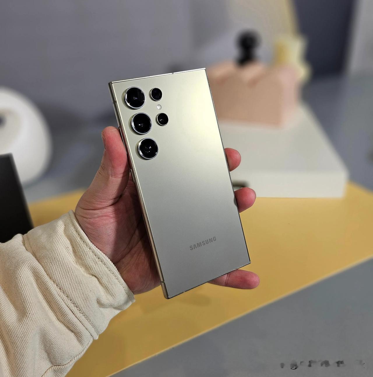 目前各家旗舰机都已经发完了，那就个人感觉来说，你们觉得现在拍照最强的手机是哪台？