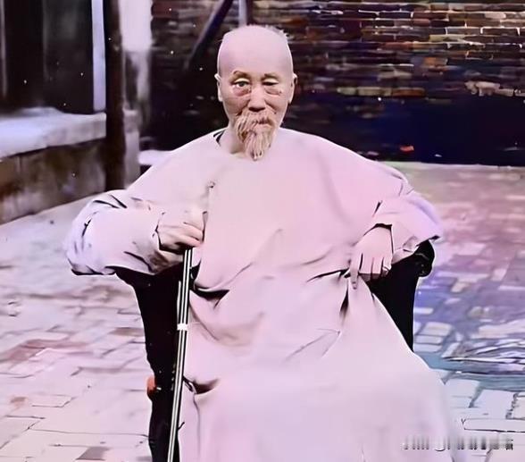 李鸿章死后留下的家产多达4000多万两银子，可到了1953年，身为李鸿章孙子的李