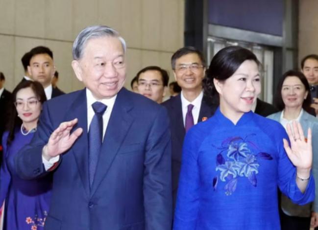 苏林回国火车刚开动就变天？
苏林前脚刚登上回国的火车，后脚中越联合声明就砸下来，