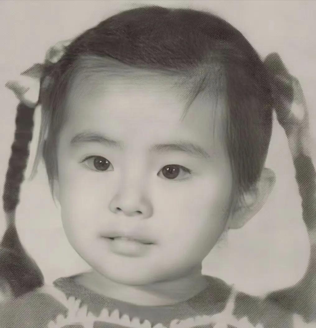 王祖贤容貌变化全过程，从童年到学生时期，从出道初期到息影，最后皈依佛门，年轻时和