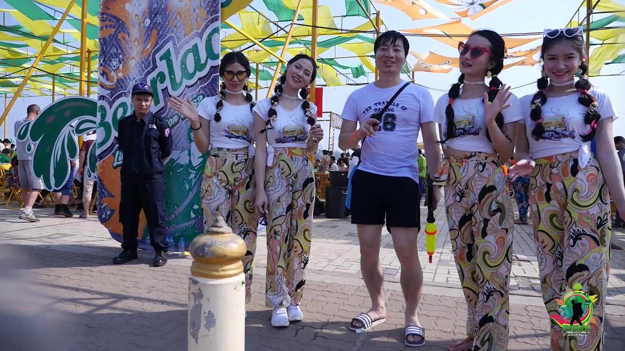 我预测，20年内，大城市会开始衰落，大量的人们从城市往乡村分散。也就是逆城市化。