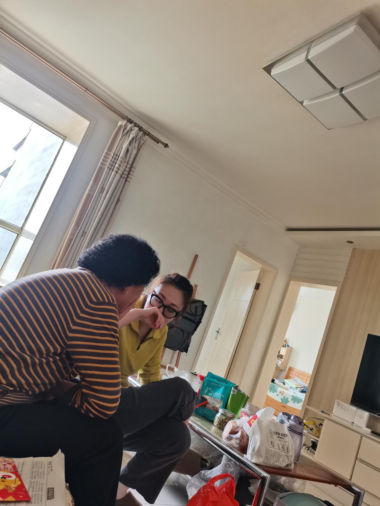 有一种亲情在血脉中流淌。我刚住进山西省人民和平医院时，二妹就打电话说要来看我，我
