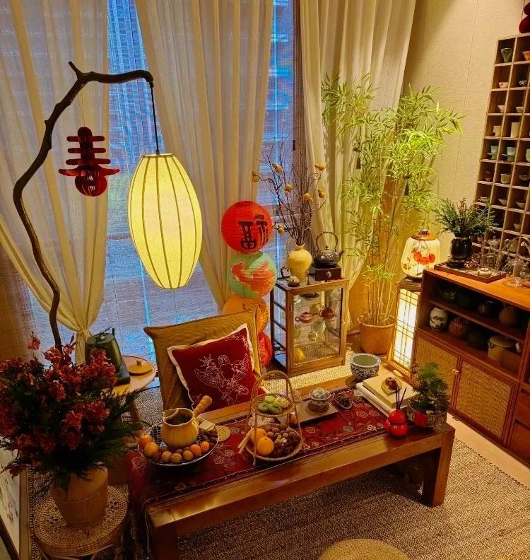 单位有个女同事，89年，硕士学位，月薪8900元。她老公92年，小白脸，葛优躺。