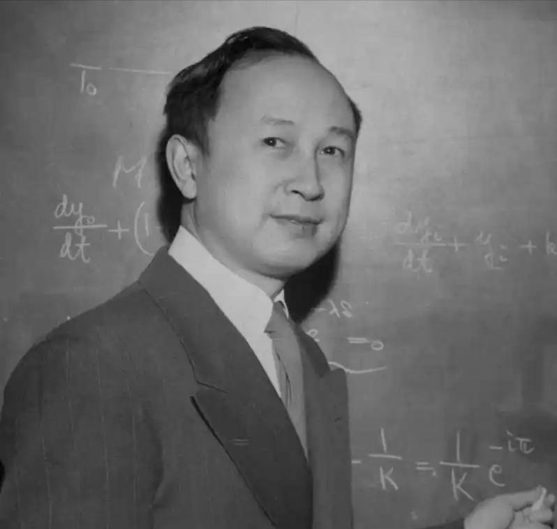 1956年，一位北大数学系教授请教钱学森问题，钱学森却说：“连这样的问题你都不懂