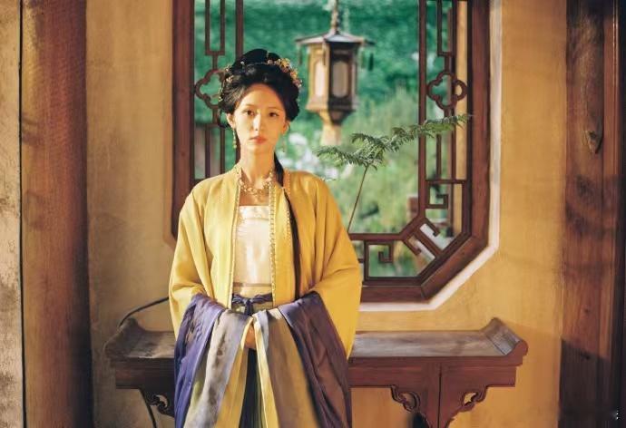 周也这样宣传真的可以吗 能理解团队想推作品的想法，但宣传要拿捏分寸，过多造势反而