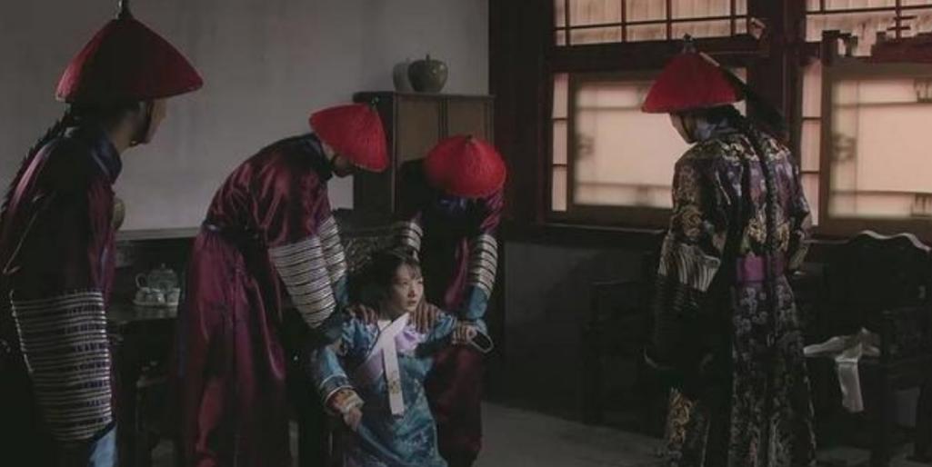 为什么古代的太监都要抢着去冷宫当差？不是为了伺候妃子，而是另有目的。

在明清两