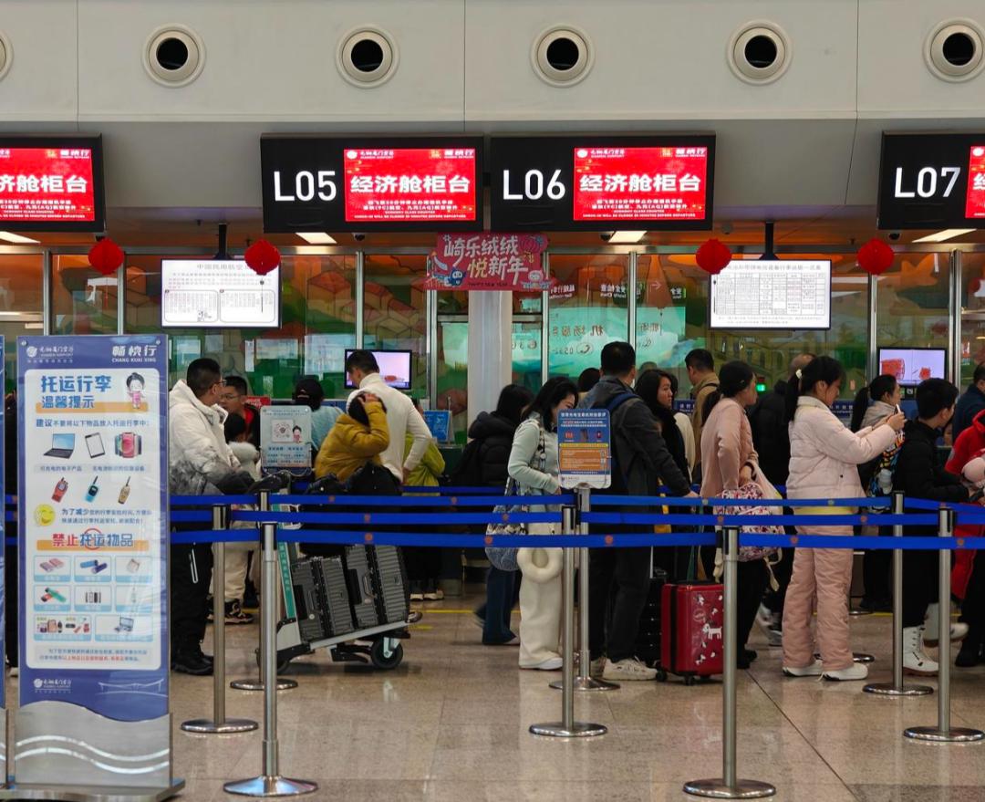 坐不住了！
2月17日大年初一，厦门高崎机场迎来马年首批旅客。多条热门航线机票价