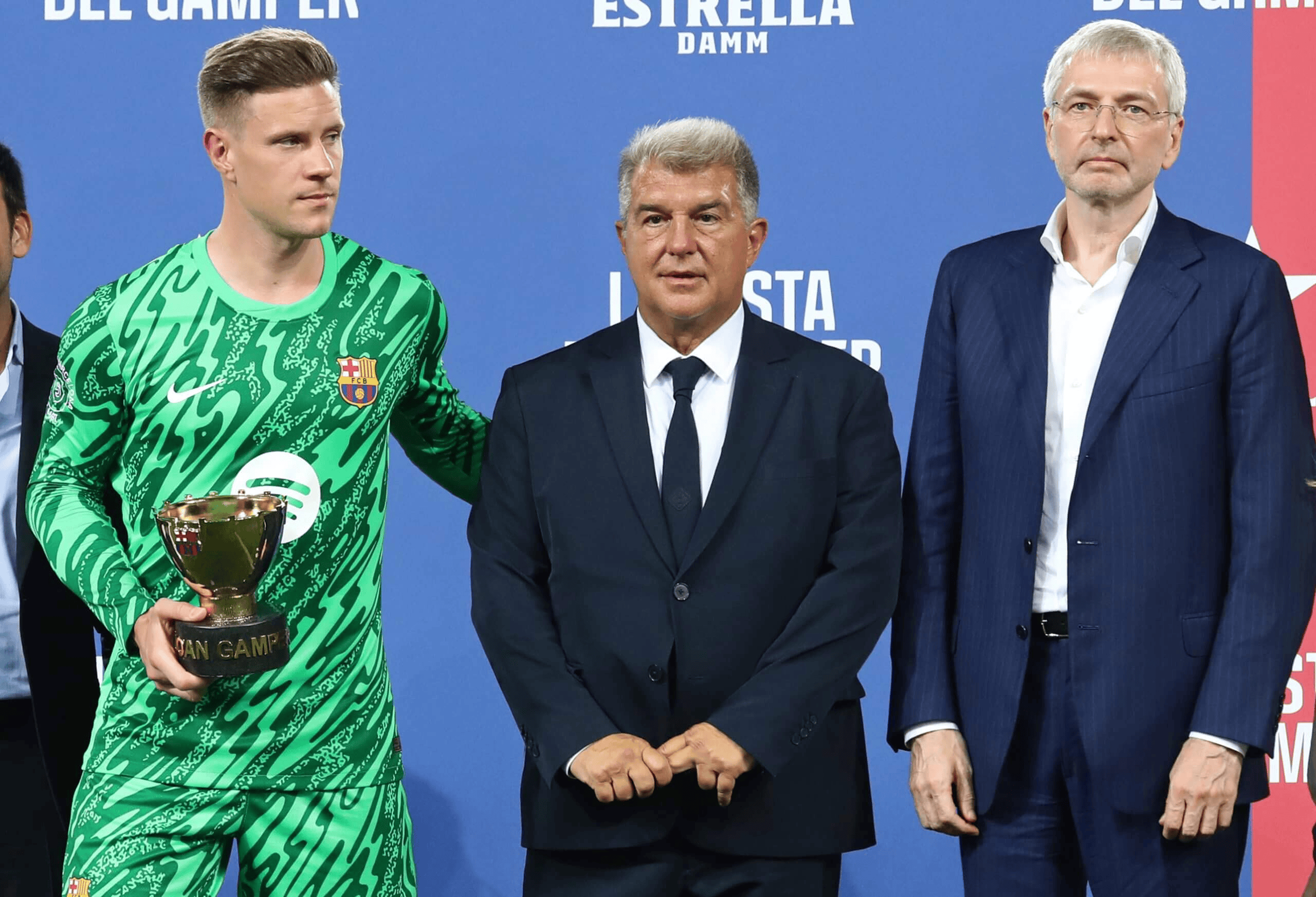 TA：巴萨仍在尝试运作特尔施特根离队，但他自信且不愿离开